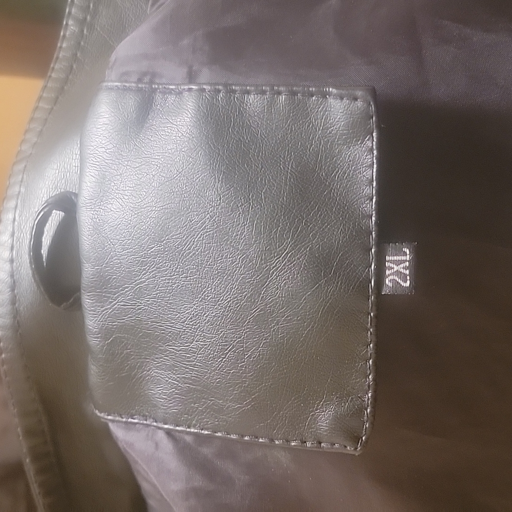 Leather jacket - Picture 6 of 6